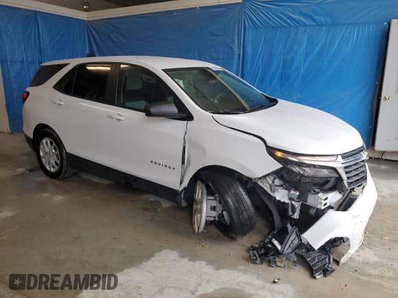 ✅ 2024 Chevrolet Equinox LS • VIN: 3GNAXSEG1RL285932 • Lot: 82289565. Listed on Copart with 18,718 mi. Free auction sales archive from the USA and detailed vehicle history report at DreamBid. Image 4.