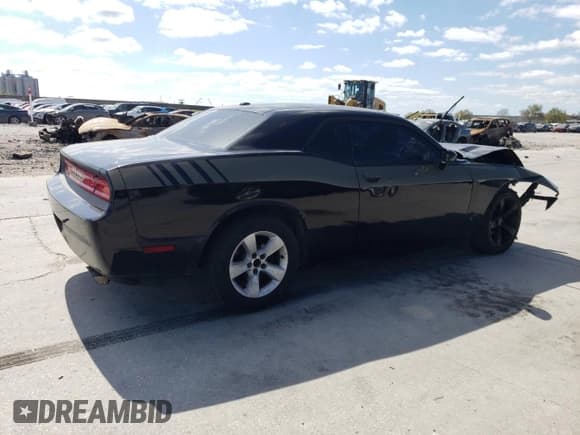 ✅ 2012 Dodge Challenger SXT • VIN: 2C3CDYAGXCH181074 • Lot: 48761835. Wystawiony na Copart z przebiegiem 116 321 mil. Bezpłatny archiwum sprzedaży aukcyjnych z USA i szczegółowy raport historii pojazdu na DreamBid. Zdjęcie 3.
