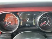 ✅ 2021 Jeep Wrangler Unlimited Rubicon • VIN: 1C4JJXFM8MW701876 • Lot: 65555315. Wystawiony na Copart z przebiegiem 100 411 mil. Bezpłatny archiwum sprzedaży aukcyjnych z USA i szczegółowy raport historii pojazdu na DreamBid. Zdjęcie 9.