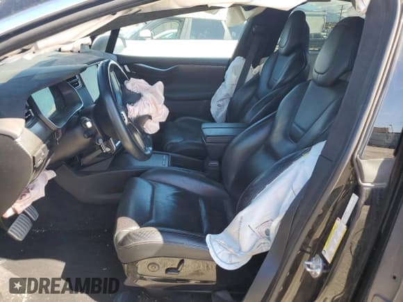 ✅ 2016 Tesla Model X P90D • VIN: 5YJXCAE48GF000699 • Лот: 86601935. Опубликован ранее на Copart с пробегом 171 774 миль. Бесплатный доступ к архиву аукционных продаж из США и подробный отчёт об истории автомобиля на DreamBid. Изображение 7.