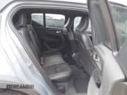 ✅ 2021 Volvo XC40 R-Design • VIN: YV4162UM7M2446598 • Лот: 43425499. Опубликован ранее на IAAI с пробегом 45 243 миль. Бесплатный доступ к архиву аукционных продаж из США и подробный отчёт об истории автомобиля на DreamBid. Изображение 8.