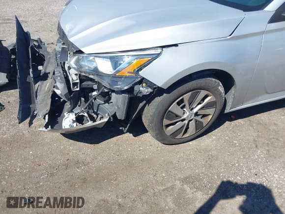 ✅ 2020 Nissan Altima S • VIN: 1N4BL4BV7LC215366 • Лот: 43437706. Опубликован ранее на IAAI с пробегом 143 130 миль. Бесплатный доступ к архиву аукционных продаж из США и подробный отчёт об истории автомобиля на DreamBid. Изображение 6.