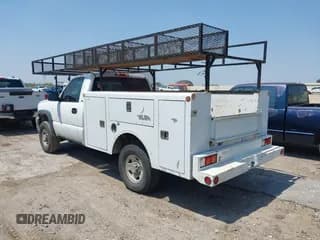 ✅ 2003 Chevrolet Silverado 2500 • VIN: 1GBHC24U13E177297 • Lot: 43174736. Wystawiony na IAAI z przebiegiem 200 966 mil. Bezpłatny archiwum sprzedaży aukcyjnych z USA i szczegółowy raport historii pojazdu na DreamBid. Zdjęcie 3.