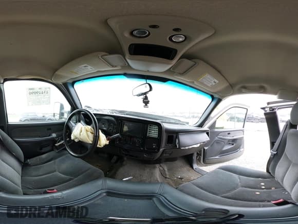 ✅ 2003 Chevrolet Silverado 1500 LS • VIN: 2GCEK19V931183363 • Lot: 43449090. Listed on IAAI with 210,872 mi. Free auction sales archive from the USA and detailed vehicle history report at DreamBid. Image 19.