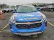 2025 Chevrolet Trax LT z VIN KL77LHEP5SC043418, wystawiony jako Copart lot #81254775 z przebiegiem 13 629 mil mil oraz Szkoda całkowita • Salvage title. Historia ofert i sprzedaży dostępna na DreamBid. Obrazek 5.