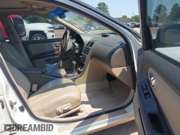 ✅ 2000 Nissan Maxima GXE • VIN: JN1CA31DXYT704524 • Лот: 43024850. Опубликован ранее на IAAI с пробегом 102 887 миль. Бесплатный доступ к архиву аукционных продаж из США и подробный отчёт об истории автомобиля на DreamBid. Изображение 5.