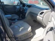 ✅ 2015 Chevrolet Traverse LT • VIN: 1GNKVHKD1FJ378329 • Lot: 43296873. Wystawiony na IAAI z przebiegiem 192 273 mil. Bezpłatny archiwum sprzedaży aukcyjnych z USA i szczegółowy raport historii pojazdu na DreamBid. Zdjęcie 5.