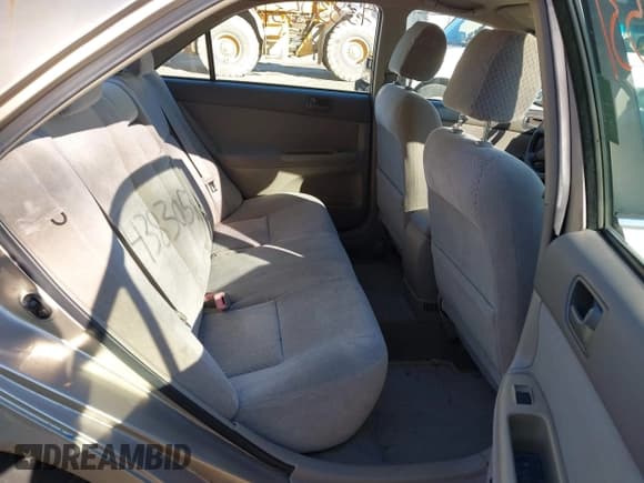 ✅ 2003 Toyota Camry LE • VIN: 4T1BE32K83U784821 • Lot: 43830531. Wystawiony na IAAI z przebiegiem 103 442 mil. Bezpłatny archiwum sprzedaży aukcyjnych z USA i szczegółowy raport historii pojazdu na DreamBid. Zdjęcie 8.