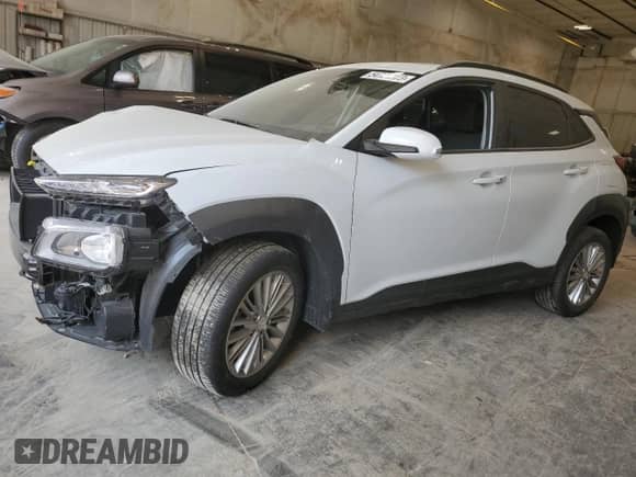 ✅ 2021 Hyundai Kona SEL Plus • VIN: KM8K6CAA3MU606564 • Lot: 54721223. Wystawiony na Copart z przebiegiem 25 163 mil mil. Skorzystaj z bezpłatnego archiwum sprzedaży aukcyjnych z USA i zobacz szczegółowy raport historii pojazdu na DreamBid. Zdjęcie 1.