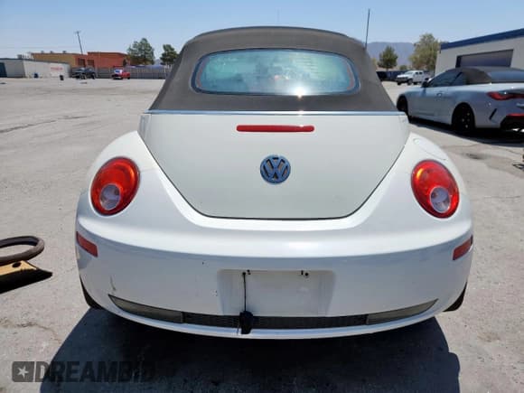 ✅ 2007 Volkswagen Beetle Triple White • VIN: 3VWFF31Y37M411346 • Лот: 58347875. Опубликован ранее на Copart с пробегом 71 363 миль. Бесплатный доступ к архиву аукционных продаж из США и подробный отчёт об истории автомобиля на DreamBid. Изображение 6.