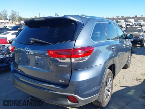✅ 2019 Toyota Highlander Hybrid XLE • VIN: 5TDJGRFH9KS053572 • Лот: 43181694. Опубликован ранее на IAAI с пробегом 96 093 миль. Бесплатный доступ к архиву аукционных продаж из США и подробный отчёт об истории автомобиля на DreamBid. Изображение 4.