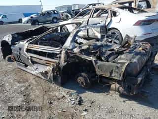 1985 Chevrolet Corvette with VIN 1G1YY0781F5123785, listed as a IAAI auction lot 39925510 with Not provided miles and . Bid and sale history available at DreamBid. Image 3.