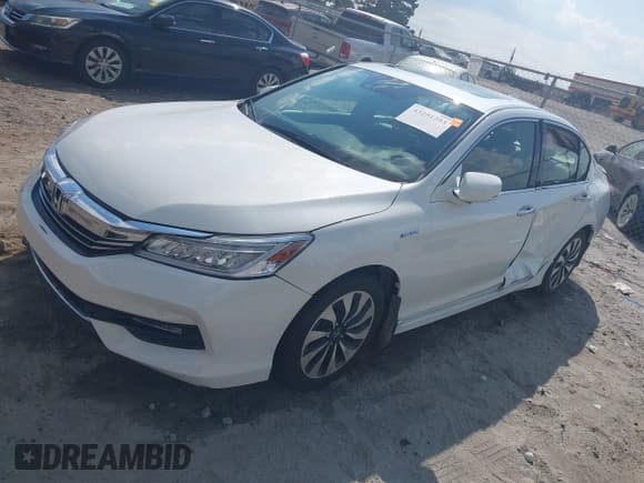 ✅ 2017 Honda Accord Touring • VIN: JHMCR6F77HC025111 • Lot: 43251293. Wystawiony na IAAI z przebiegiem 61 345 mil. Bezpłatny archiwum sprzedaży aukcyjnych z USA i szczegółowy raport historii pojazdu na DreamBid. Zdjęcie 17.