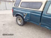 ✅ 1997 Ford F-350 • VIN: 1FTJX35F2VEC26419 • Lot: 43767690. Wystawiony na IAAI z przebiegiem 182 873 mil. Bezpłatny archiwum sprzedaży aukcyjnych z USA i szczegółowy raport historii pojazdu na DreamBid. Zdjęcie 13.