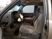 ✅ 2003 Chevrolet Silverado 2500HD LS • VIN: 1GCHK29U83E149472 • Lot: 90380385. Wystawiony na Copart z przebiegiem Nie podano. Bezpłatny archiwum sprzedaży aukcyjnych z USA i szczegółowy raport historii pojazdu na DreamBid. Zdjęcie 7.