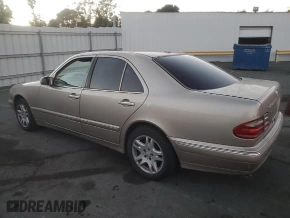 ✅ 2001 Mercedes-Benz E 320 • VIN: WDBJF70J31B293515 • Lot: 79318294. Wystawiony na Copart z przebiegiem Nie podano. Bezpłatny archiwum sprzedaży aukcyjnych z USA i szczegółowy raport historii pojazdu na DreamBid. Zdjęcie 2.
