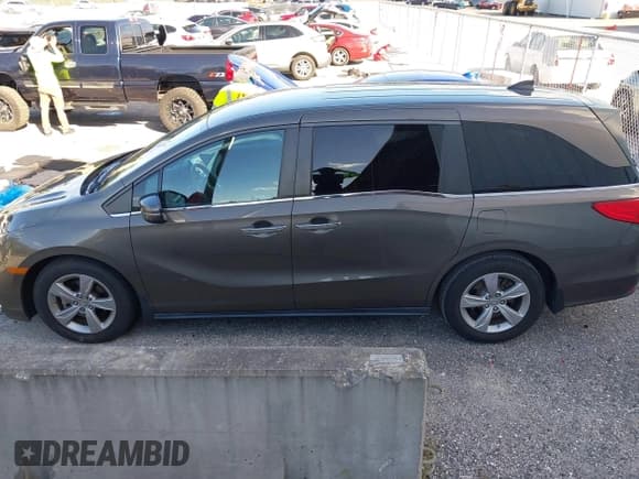✅ 2020 Honda Odyssey EX • VIN: 5FNRL6H50LB054647 • Lot: 43587712. Wystawiony na IAAI z przebiegiem 30 488 mil. Bezpłatny archiwum sprzedaży aukcyjnych z USA i szczegółowy raport historii pojazdu na DreamBid. Zdjęcie 14.