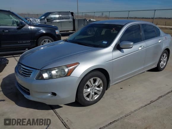 ✅ 2008 Honda Accord LX-P • VIN: JHMCP26478C074278 • Lot: 41357737. Wystawiony na IAAI z przebiegiem 198 553 mil. Bezpłatny archiwum sprzedaży aukcyjnych z USA i szczegółowy raport historii pojazdu na DreamBid. Zdjęcie 2.