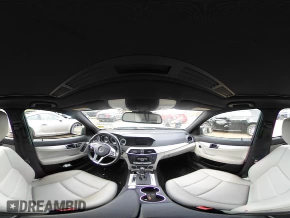 ✅ 2012 Mercedes-Benz C 300 Sport • VIN: WDDGF8BB5CR225904 • Lot: 43010982. Wystawiony na IAAI z przebiegiem 90 115 mil. Bezpłatny archiwum sprzedaży aukcyjnych z USA i szczegółowy raport historii pojazdu na DreamBid. Zdjęcie 19.