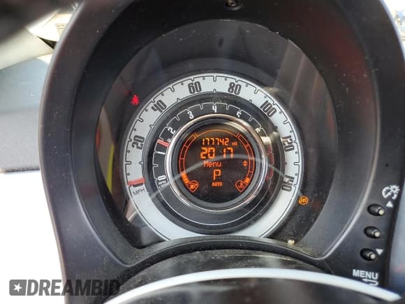 ✅ 2013 FIAT 500 Pop • VIN: 3C3CFFDR2DT515926 • Lot: 61899635. Wystawiony na Copart z przebiegiem 177 742 mil. Bezpłatny archiwum sprzedaży aukcyjnych z USA i szczegółowy raport historii pojazdu na DreamBid. Zdjęcie 9.