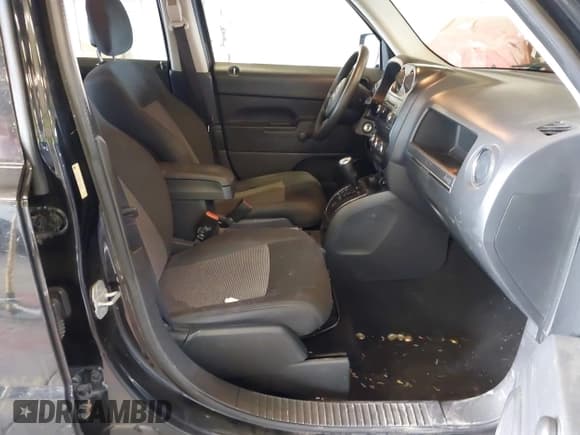 ✅ 2012 Jeep Patriot Sport • VIN: 1C4NJPBA5CD590596 • Лот: 42887630. Опубликован ранее на IAAI с пробегом 95 244 миль. Бесплатный доступ к архиву аукционных продаж из США и подробный отчёт об истории автомобиля на DreamBid. Изображение 5.