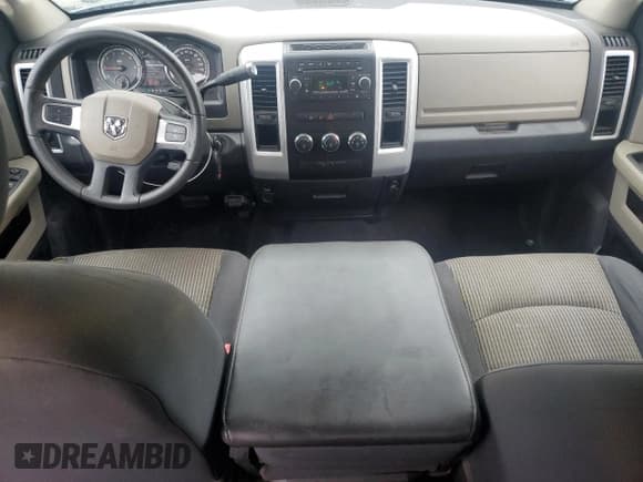 ✅ 2010 Dodge 1500 SLT • VIN: 1D7RB1CT9AS108772 • Lot: 67778585. Wystawiony na Copart z przebiegiem 137 712 mil. Bezpłatny archiwum sprzedaży aukcyjnych z USA i szczegółowy raport historii pojazdu na DreamBid. Zdjęcie 8.