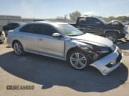 ✅ 2014 Volkswagen Passat SE • VIN: 1VWBN7A32EC114984 • Лот: 85600245. Опубликован ранее на Copart с пробегом 189 124 миль. Бесплатный доступ к архиву аукционных продаж из США и подробный отчёт об истории автомобиля на DreamBid. Изображение 4.