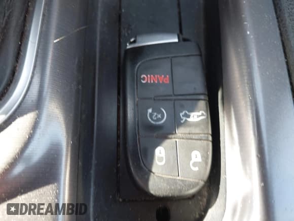 ✅ 2020 Dodge Charger SXT • VIN: 2C3CDXBG3LH123820 • Lot: 43352119. Wystawiony na IAAI z przebiegiem 60 697 mil. Bezpłatny archiwum sprzedaży aukcyjnych z USA i szczegółowy raport historii pojazdu na DreamBid. Zdjęcie 11.