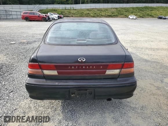 ✅ 1996 Infiniti I30 • VIN: JNKCA21D5TT005588 • Lot: 70995424. Wystawiony na Copart z przebiegiem 211 122 mil. Bezpłatny archiwum sprzedaży aukcyjnych z USA i szczegółowy raport historii pojazdu na DreamBid. Zdjęcie 6.