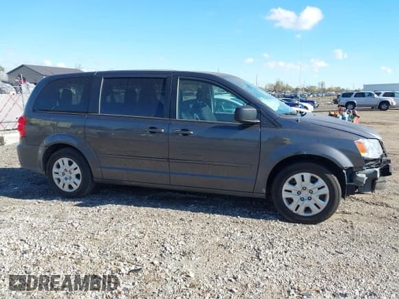 ✅ 2017 Dodge Grand Caravan SE Plus • VIN: 2C4RDGBG5HR835057 • Lot: 43533116. Wystawiony na IAAI z przebiegiem 59 769 mil. Bezpłatny archiwum sprzedaży aukcyjnych z USA i szczegółowy raport historii pojazdu na DreamBid. Zdjęcie 14.