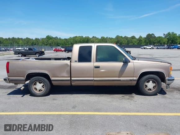 ✅ 1996 GMC Sierra 1500 • VIN: 2GTEC19M3T1502695 • Lot: 42199919. Wystawiony na IAAI z przebiegiem 285 889 mil. Bezpłatny archiwum sprzedaży aukcyjnych z USA i szczegółowy raport historii pojazdu na DreamBid. Zdjęcie 13.