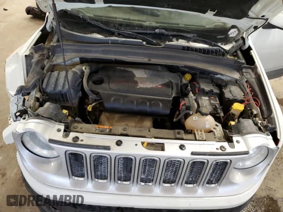 ✅ 2017 Jeep Renegade Limited • VIN: ZACCJBDB8HPF76734 • Lot: 45203425. Wystawiony na Copart z przebiegiem 106 400 mil. Bezpłatny archiwum sprzedaży aukcyjnych z USA i szczegółowy raport historii pojazdu na DreamBid. Zdjęcie 12.