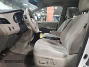 ✅ 2013 Toyota Sienna LE AAS • VIN: 5TDKK3DC2DS397156 • Lot: 87222915. Wystawiony na Copart z przebiegiem 117 000 mil. Bezpłatny archiwum sprzedaży aukcyjnych z USA i szczegółowy raport historii pojazdu na DreamBid. Zdjęcie 7.