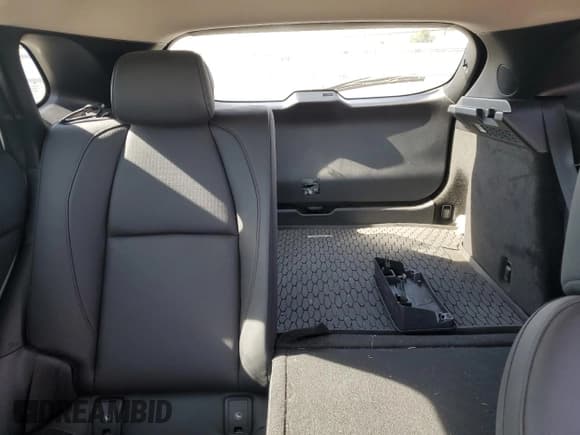 ✅ 2024 Mazda CX-30 Premium • VIN: 3MVDMBDY8RM617818 • Лот: 87295895. Опубликован ранее на Copart с пробегом Не указан. Бесплатный доступ к архиву аукционных продаж из США и подробный отчёт об истории автомобиля на DreamBid. Изображение 10.