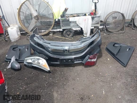 ✅ 2016 Honda Accord EX-L • VIN: 1HGCR3F05GA032928 • Lot: 42798124. Listed on IAAI with 161,694 mi. Free auction sales archive from the USA and detailed vehicle history report at DreamBid. Image 12.