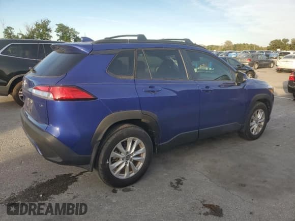 ✅ 2024 Toyota Corolla Cross LE • VIN: 7MUCAAAG9RV088610 • Lot: 91442765. Listed on Copart with 8,723 mi. Free auction sales archive from the USA and detailed vehicle history report at DreamBid. Image 3.