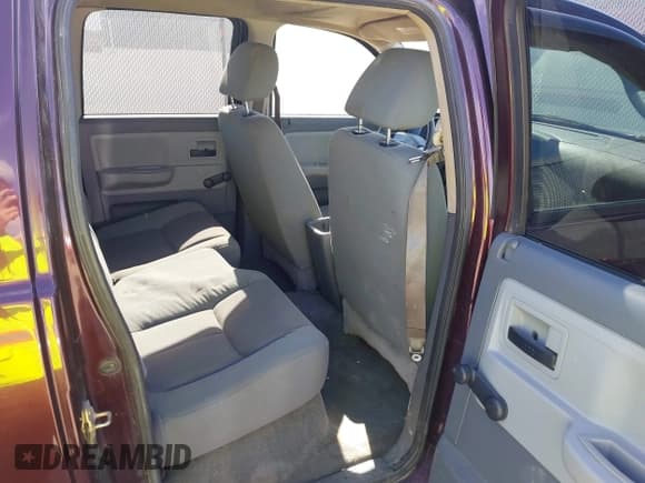 ✅ 2005 Dodge Dakota ST • VIN: 1D7HE28N65S314141 • Lot: 43511196. Wystawiony na IAAI z przebiegiem 182 162 mil. Bezpłatny archiwum sprzedaży aukcyjnych z USA i szczegółowy raport historii pojazdu na DreamBid. Zdjęcie 8.