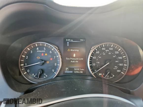 ✅ 2019 Infiniti Q50 Luxe • VIN: JN1EV7AR0KM555901 • Lot: 90717975. Listed on Copart with 58,361 mi. Free auction sales archive from the USA and detailed vehicle history report at DreamBid. Image 9.