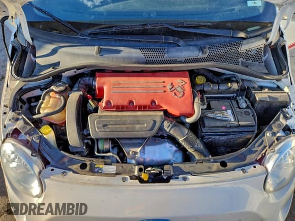 ✅ 2013 FIAT 500 Abarth • VIN: 3C3CFFJH1DT666932 • Lot: 94524675. Wystawiony na Copart z przebiegiem 57 694 mil. Bezpłatny archiwum sprzedaży aukcyjnych z USA i szczegółowy raport historii pojazdu na DreamBid. Zdjęcie 11.