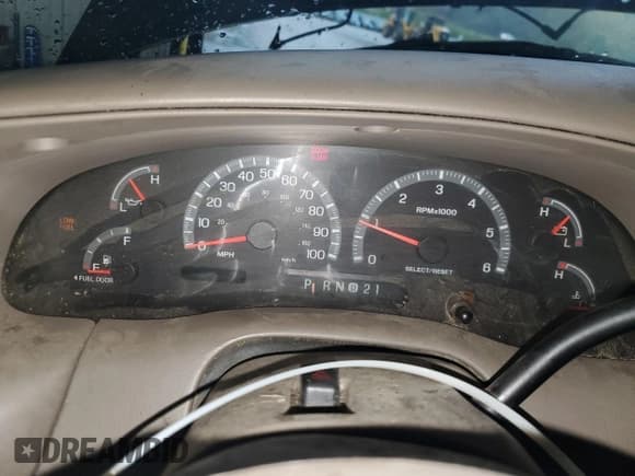 ✅ 2002 Ford F-150 XLT • VIN: 1FTRW08L52KB58359 • Лот: 82265205. Опубликован ранее на Copart с пробегом Не указан. Бесплатный доступ к архиву аукционных продаж из США и подробный отчёт об истории автомобиля на DreamBid. Изображение 9.