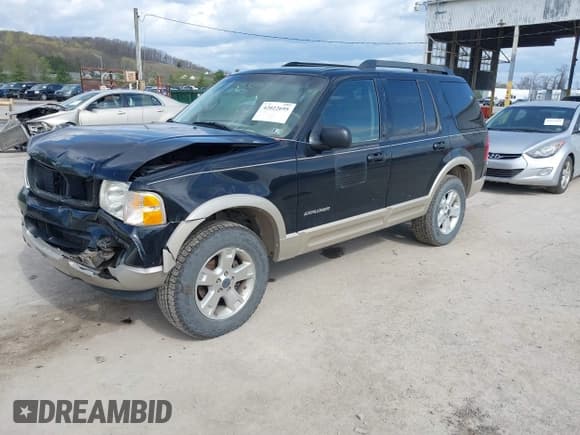 ✅ 2005 Ford Explorer Eddie Bauer • VIN: 1FMZU74K15UA92716 • Lot: 42022695. Wystawiony na IAAI z przebiegiem 191 424 mil. Bezpłatny archiwum sprzedaży aukcyjnych z USA i szczegółowy raport historii pojazdu na DreamBid. Zdjęcie 2.