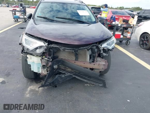 ✅ 2018 Toyota RAV4 LE • VIN: 2T3ZFREV9JW459118 • Lot: 43630520. Listed on IAAI with 62,014 mi. Free auction sales archive from the USA and detailed vehicle history report at DreamBid. Image 6.