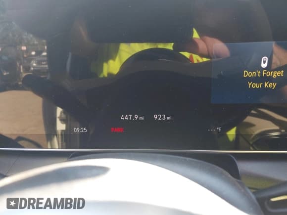 ✅ 2025 Mercedes-Benz GLC 300 • VIN: W1NKM4HB6SF345438 • Lot: 42950970. Wystawiony na IAAI z przebiegiem 923 mil. Bezpłatny archiwum sprzedaży aukcyjnych z USA i szczegółowy raport historii pojazdu na DreamBid. Zdjęcie 7.