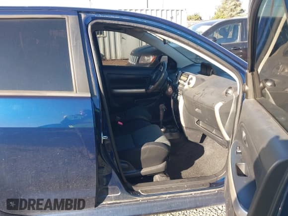 ✅ 2006 Scion xA • VIN: JTKKT624660166205 • Lot: 43225238. Wystawiony na IAAI z przebiegiem 99 146 mil. Bezpłatny archiwum sprzedaży aukcyjnych z USA i szczegółowy raport historii pojazdu na DreamBid. Zdjęcie 5.