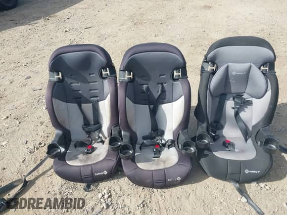 2018 Hyundai Santa Fe 2.4L z VIN 5NMZUDLB6JH078395, wystawiony jako IAAI lot #43277067 z przebiegiem 82 038 mil mil oraz . Historia ofert i sprzedaży dostępna na DreamBid. Obrazek 22.