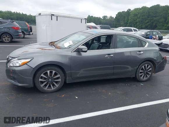 ✅ 2017 Nissan Altima SL • VIN: 1N4AL3AP3HC200654 • Lot: 42939992. Listed on IAAI with 134,797 mi. Free auction sales archive from the USA and detailed vehicle history report at DreamBid. Image 15.