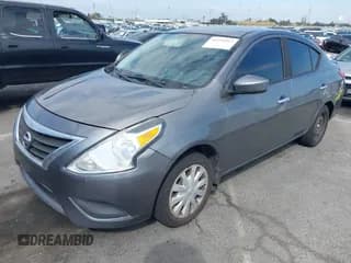 ✅ 2018 Nissan Versa S Plus • VIN: 3N1CN7AP0JL829211 • Лот: 43292213. Опубликован ранее на IAAI с пробегом 158 145 миль. Бесплатный доступ к архиву аукционных продаж из США и подробный отчёт об истории автомобиля на DreamBid. Изображение 2.