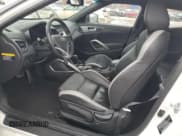 ✅ 2016 Hyundai Veloster Turbo • VIN: KMHTC6AEXGU302685 • Lot: 86426734. Wystawiony na Copart z przebiegiem 59 880 mil. Bezpłatny archiwum sprzedaży aukcyjnych z USA i szczegółowy raport historii pojazdu na DreamBid. Zdjęcie 7.