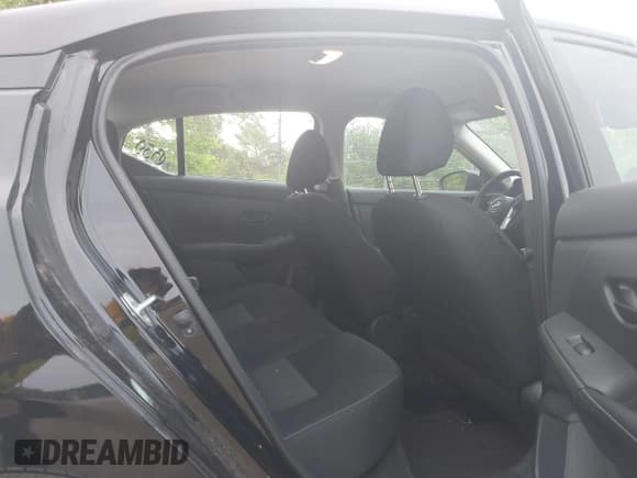 ✅ 2024 Nissan Sentra SV • VIN: 3N1AB8CV5RY293677 • Lot: 42451691. Listed on IAAI with 14,401 mi. Free auction sales archive from the USA and detailed vehicle history report at DreamBid. Image 8.