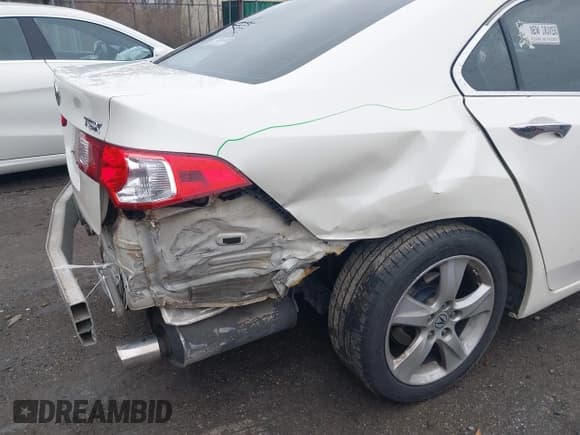 ✅ 2010 Acura TSX • VIN: JH4CU2F65AC027170 • Lot: 43743610. Listed on IAAI with 207,715 mi. Free auction sales archive from the USA and detailed vehicle history report at DreamBid. Image 6.